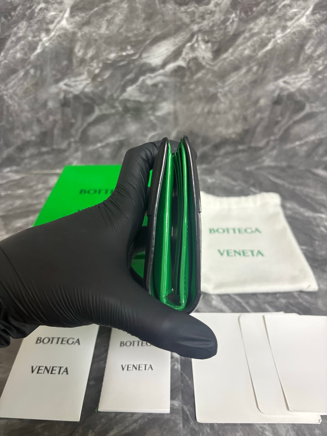 보테가베네타 맥시 카세트 투톤 반지갑 상품이미지6