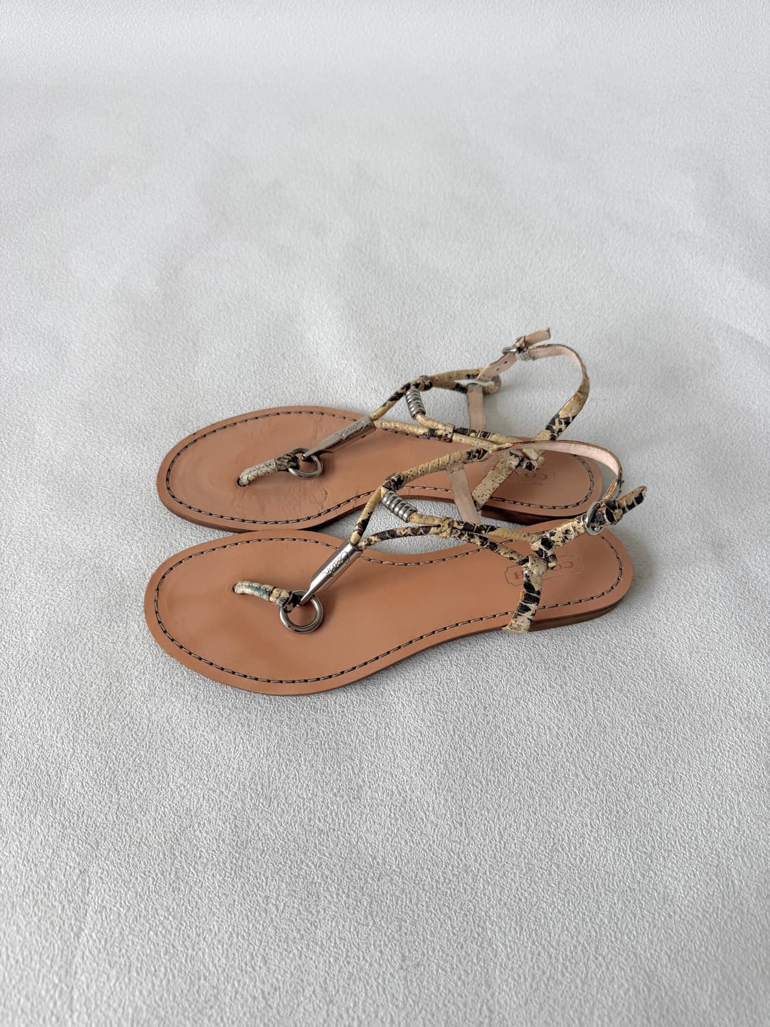 [230]코치(COACH) 파이톤 플리플랍 샌들  상품이미지1