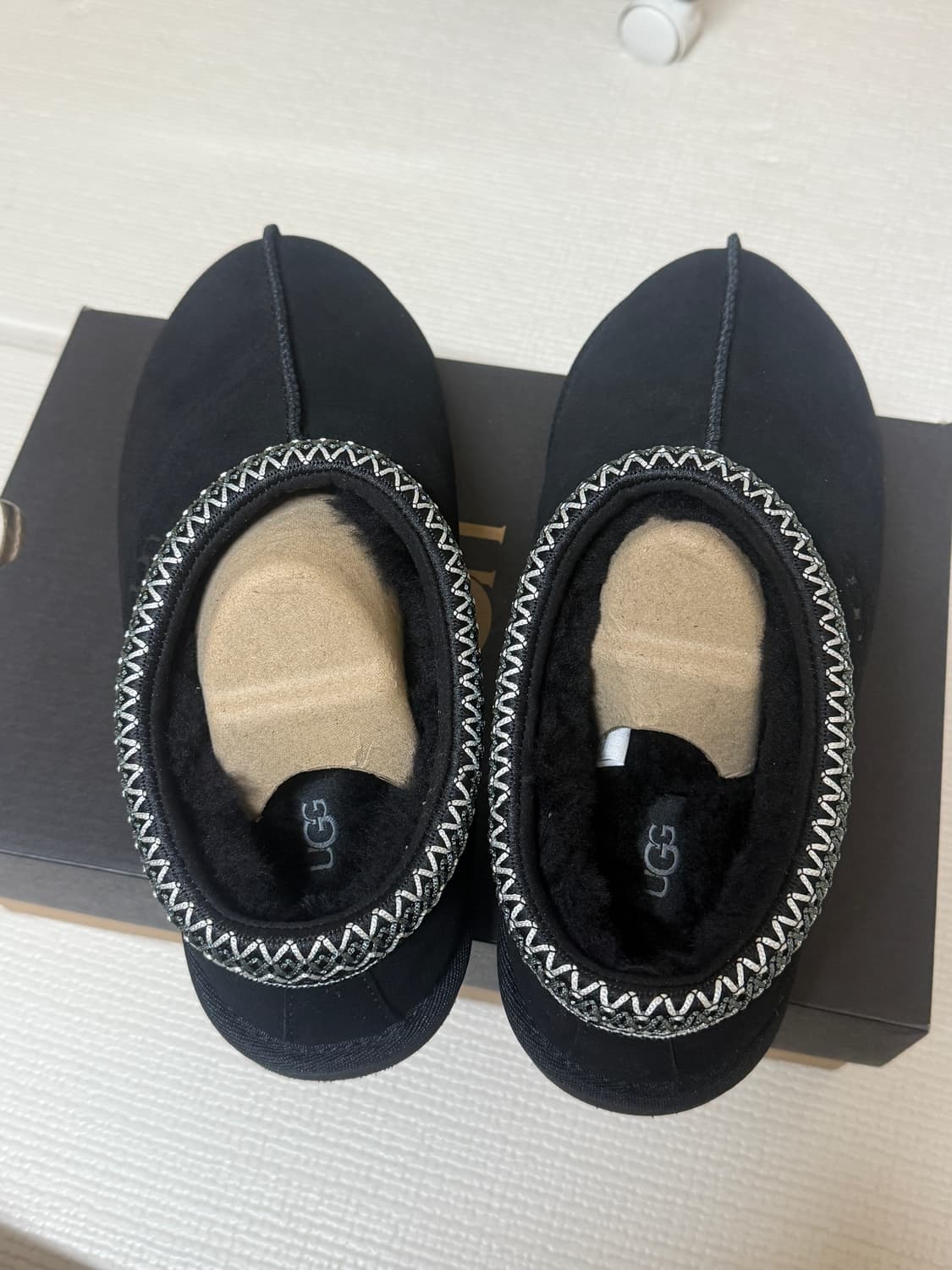 어그 타스만 블랙 ugg 상품이미지3