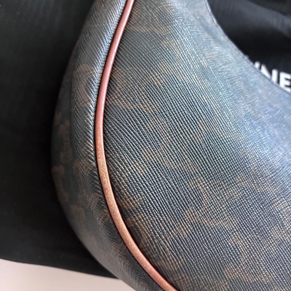 셀린느 아바백 미디움 상품이미지3