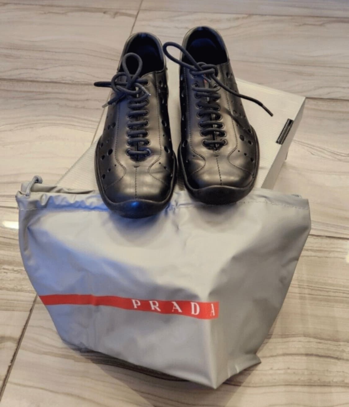 프라다 컷아웃 슈즈 235~240 상품이미지1