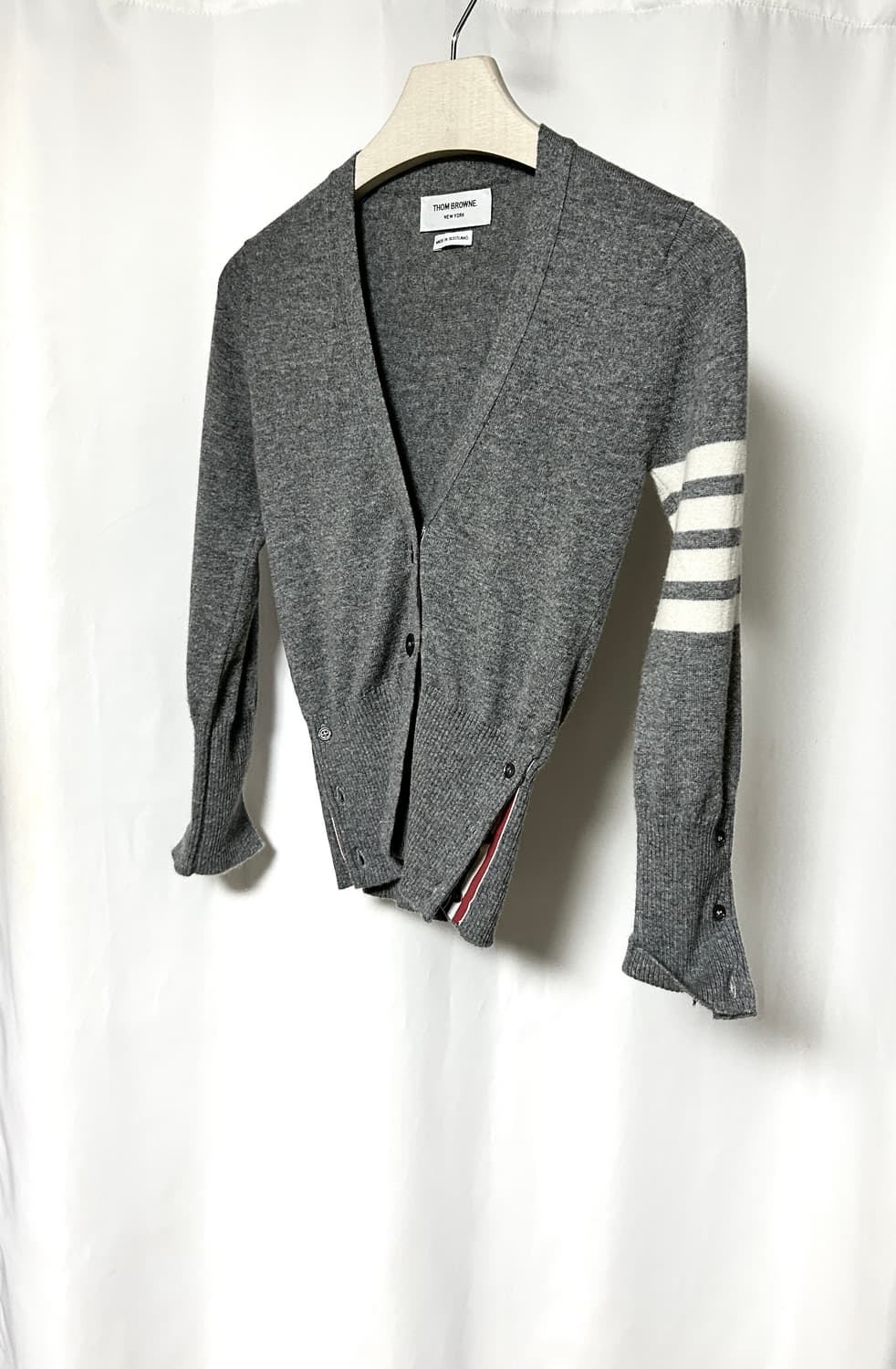 톰브라운 시그니처 캐시미어 100% 가디건 상품이미지1