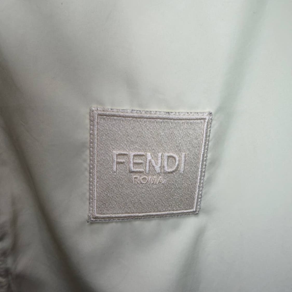 [정품] 펜디 FF로고 화이트 나일론 윈드브레이커 상품이미지7