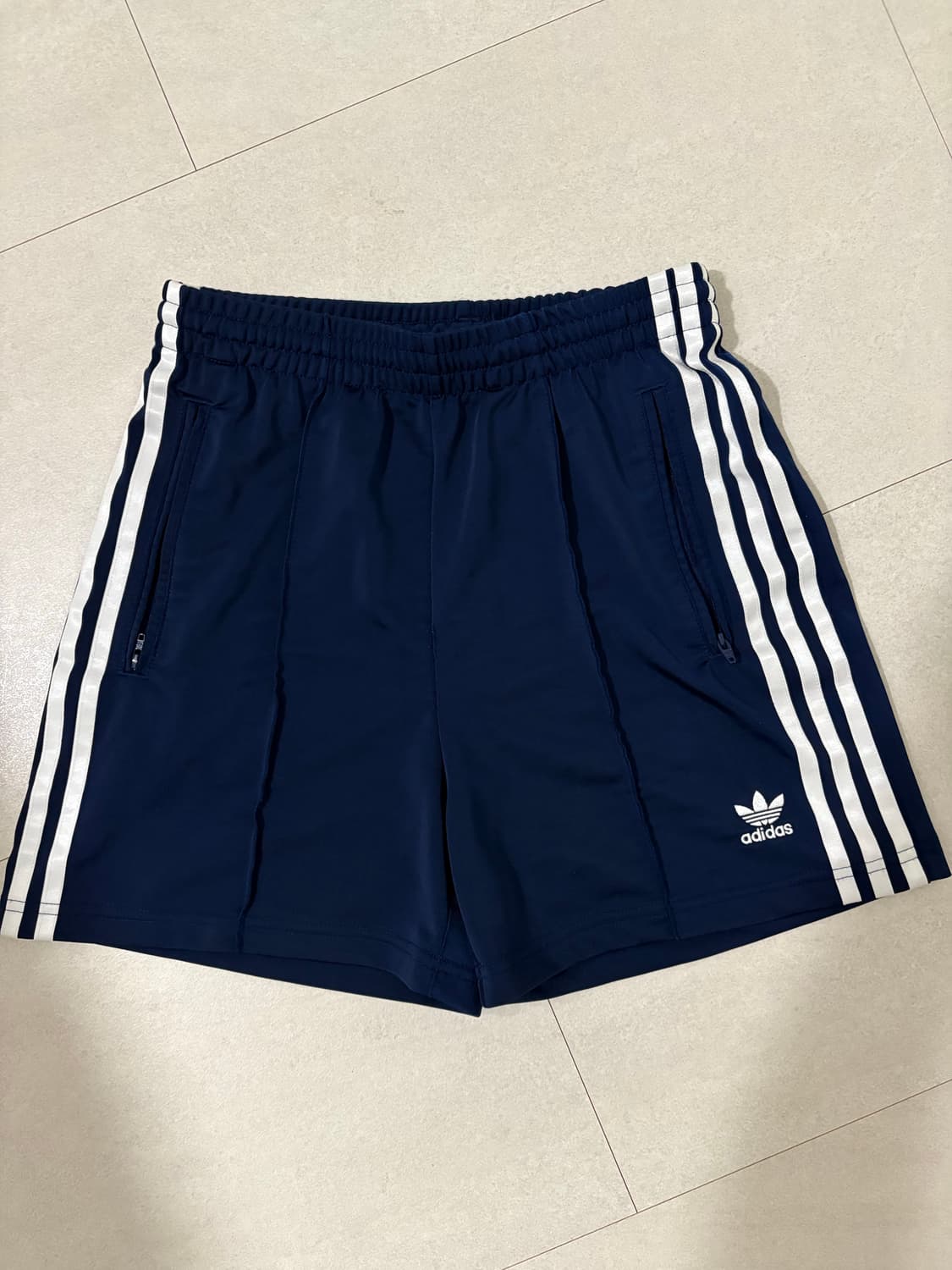 아디다스 오리지널스 파이어버드 반바지 네이비 상품이미지1