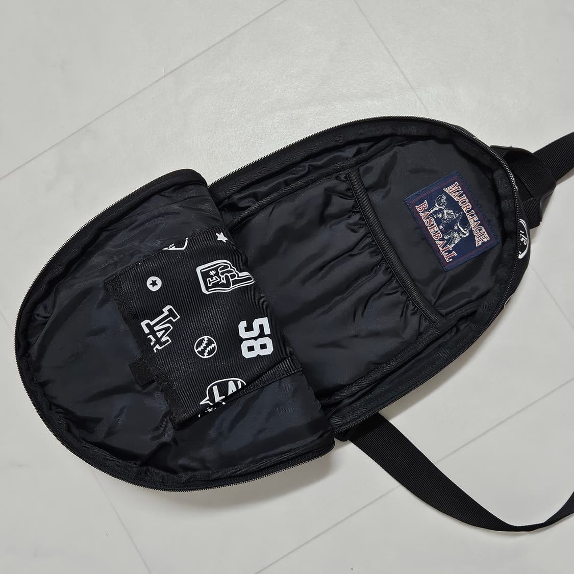 MLB 패턴 슬링백 크로스백 상품이미지3