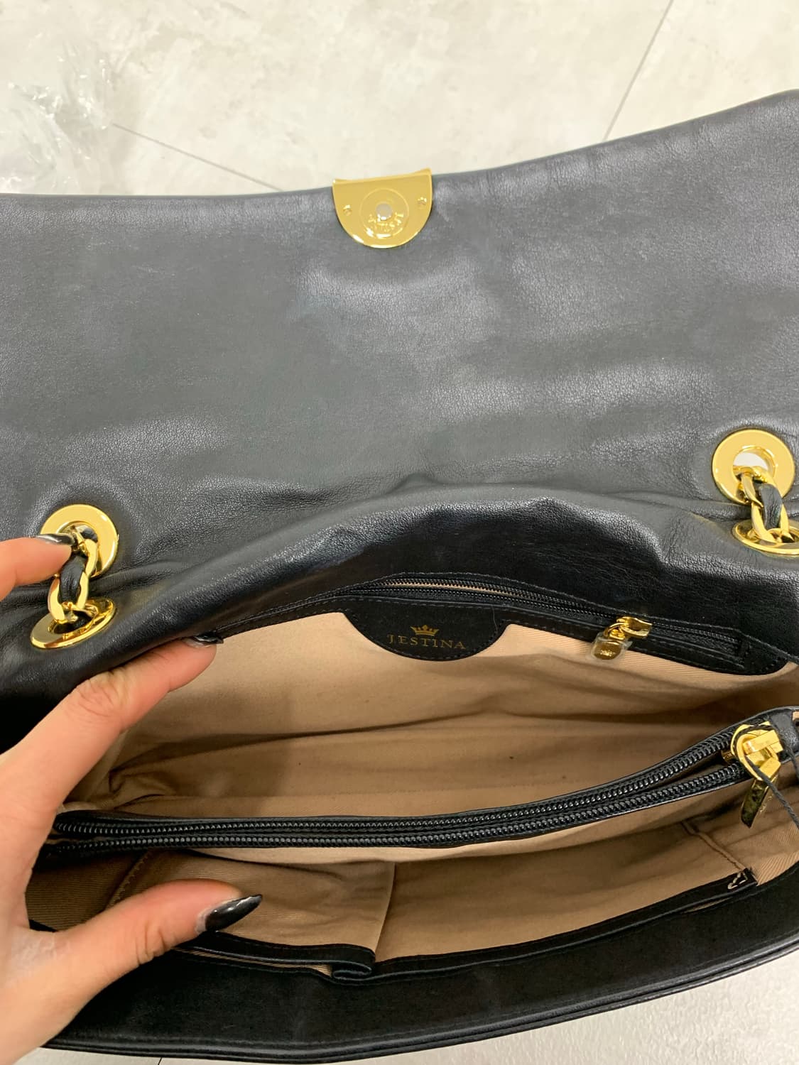 제이에스티나 블랙 레더 금장 숄더백  상품이미지3