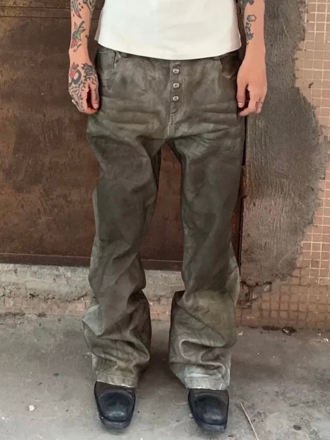 no E mosen Dirty Texture Flared Trousers 상품이미지1