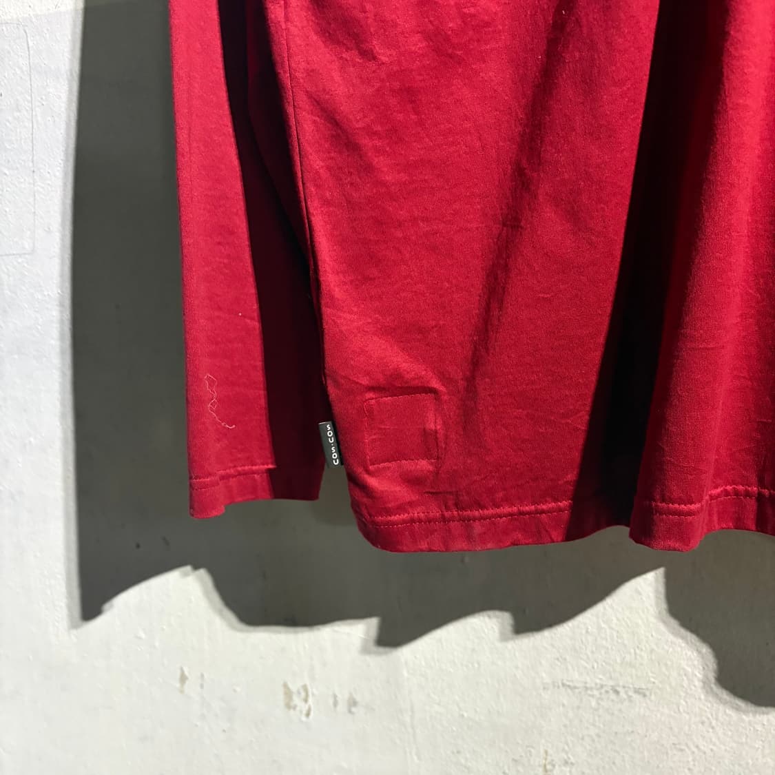 소우소우 블랙&레드 브이넥 탑 상품이미지5