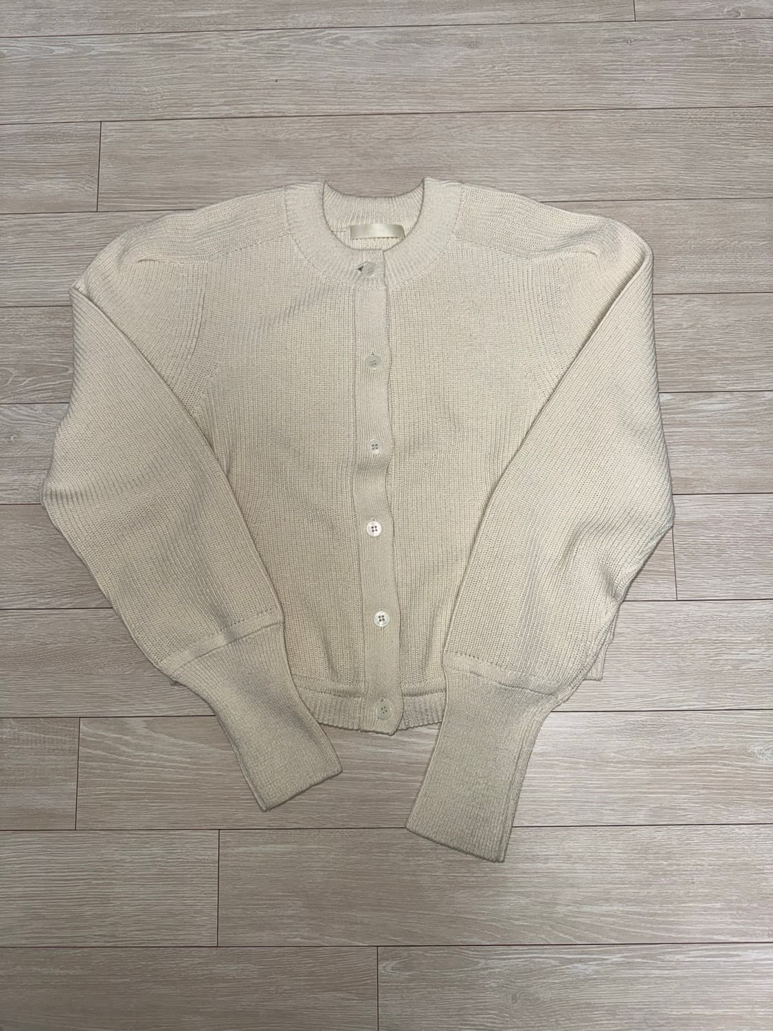 아위 립 숄더 가디건 아이보리 상품이미지3