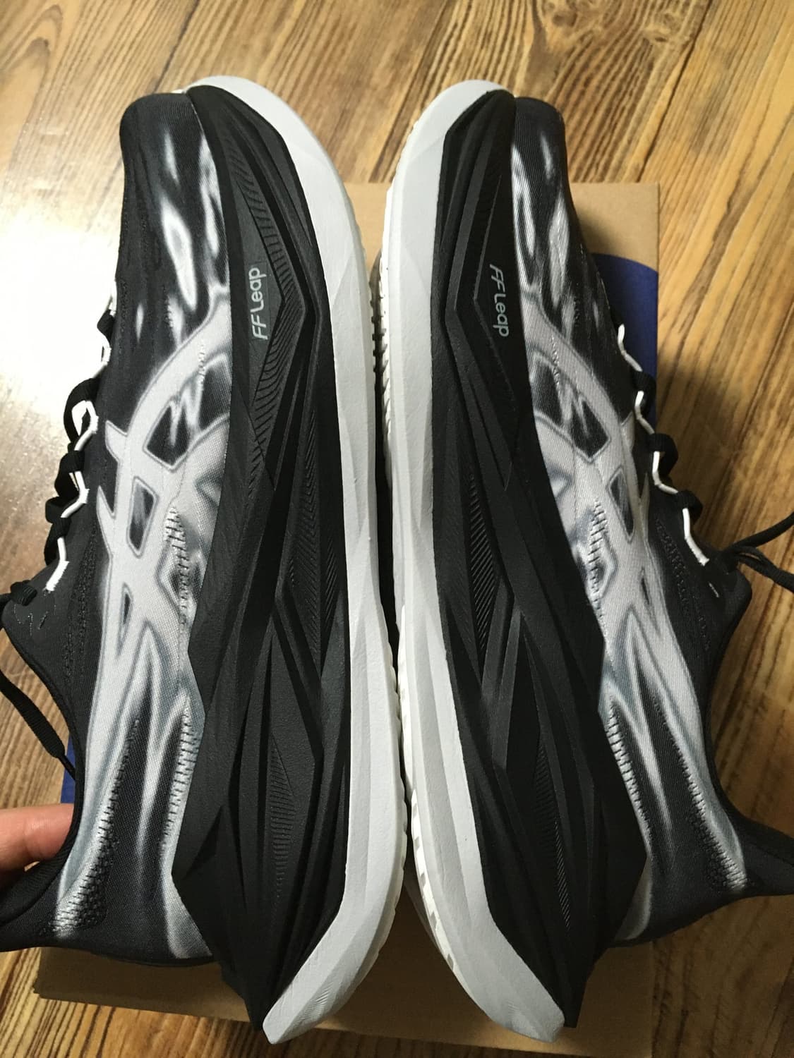 아식스 슈퍼블라스트3 블랙 판매합니다 상품이미지3