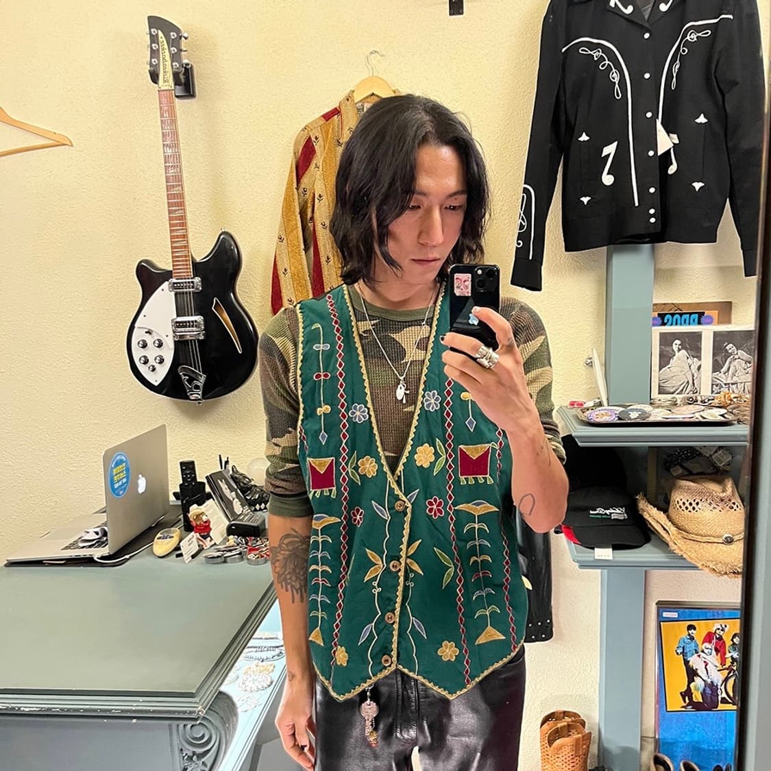 EMBROIDERED VEST 상품이미지4