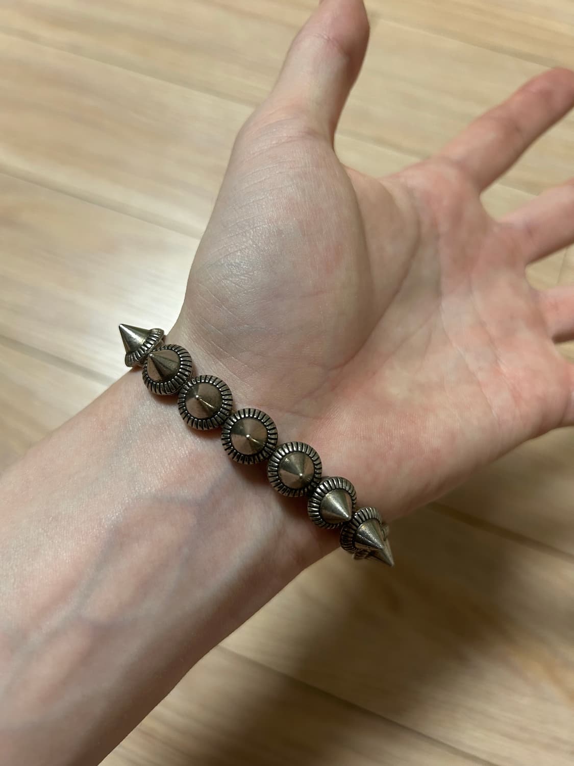 빈티지 스파이크 팔찌 밴드형 상품이미지1