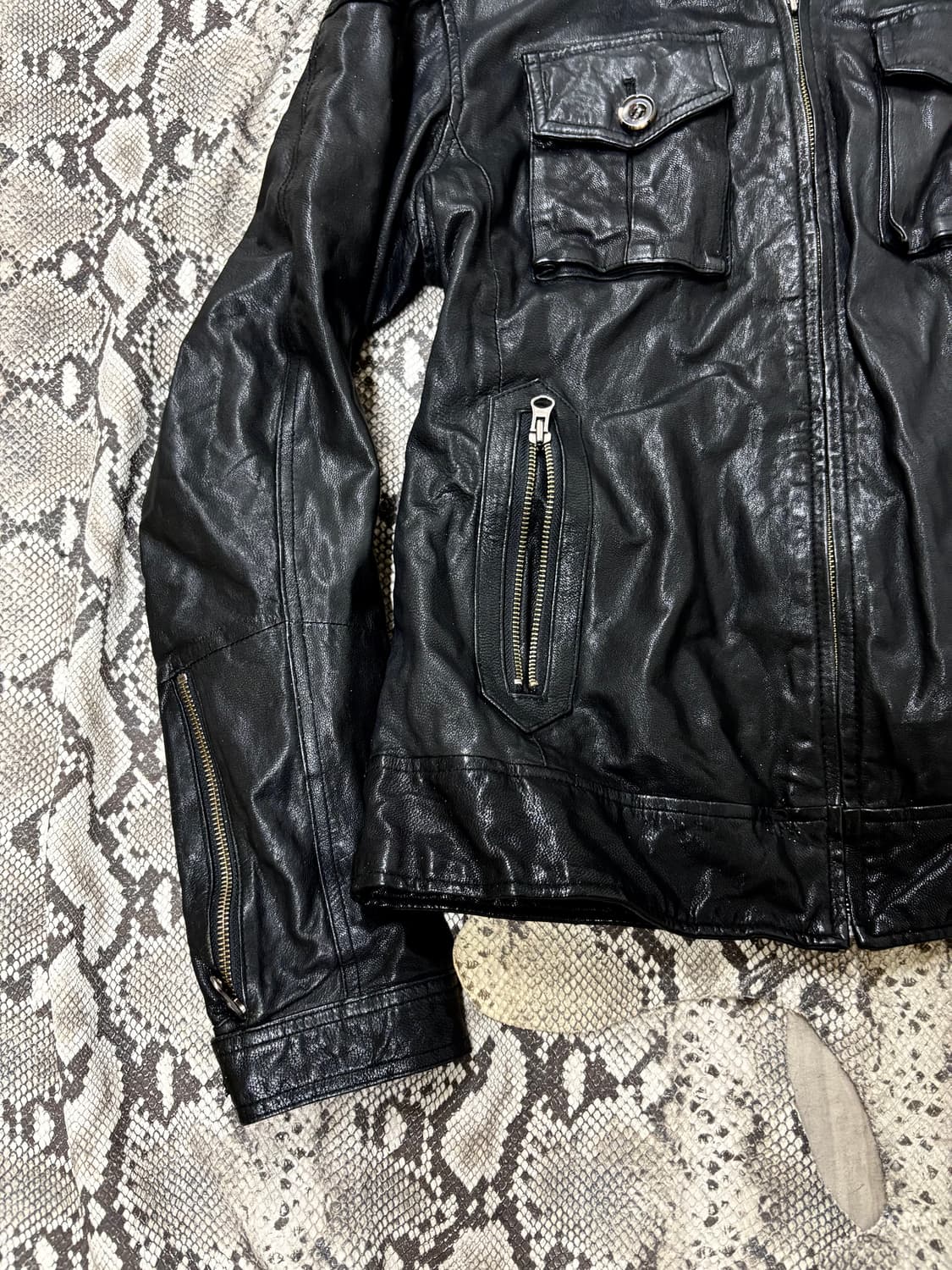 “Vintage”  00’s Design Pocket Detail Lea 상품이미지2
