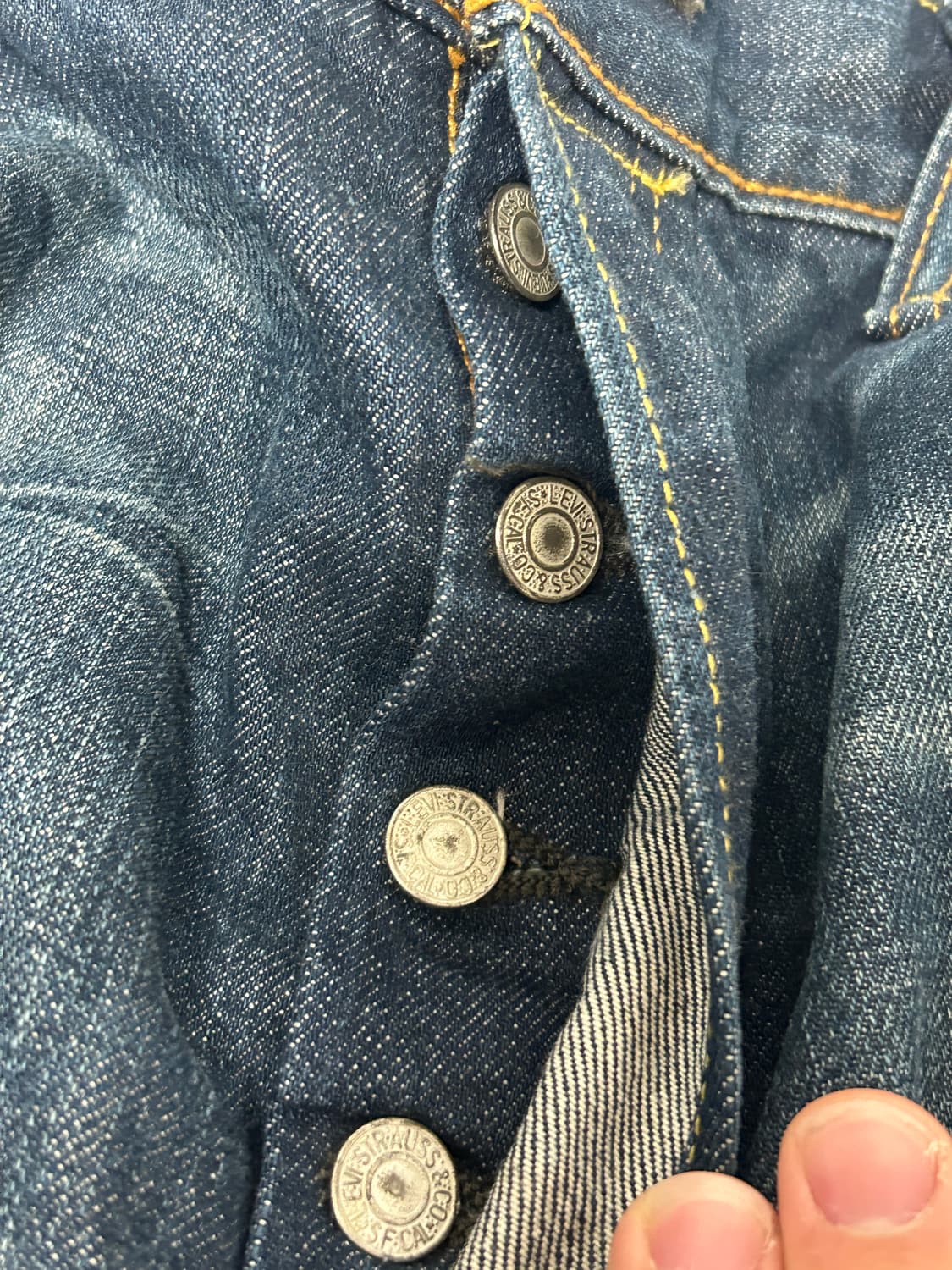 리바이스501스트레이트 핏 딥블루 팬츠 팝니다 커스텀(부츠컷) (정품) 상품이미지5