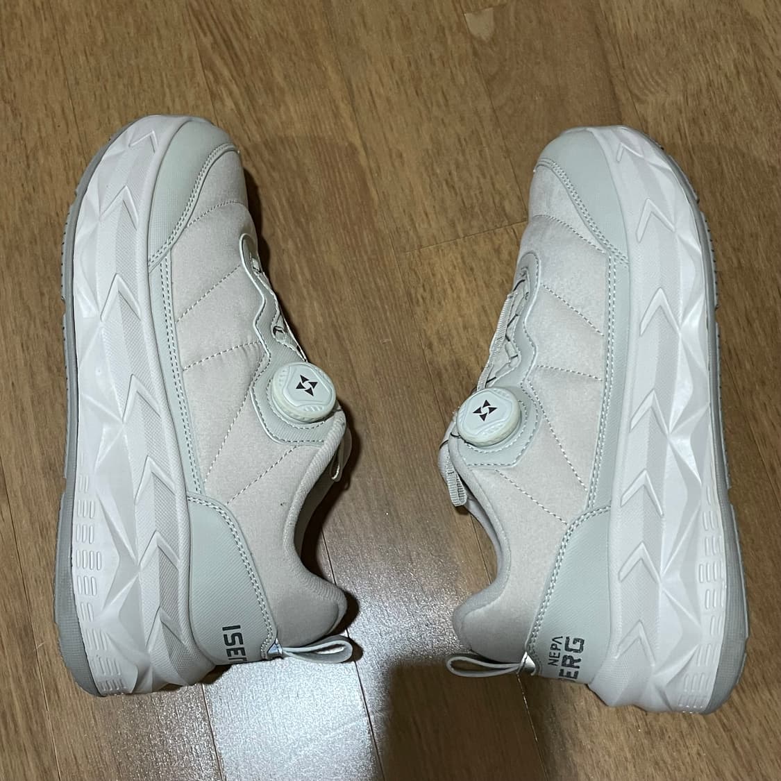 네파 이젠벅 다이얼 패딩 운동화 250 상품이미지7