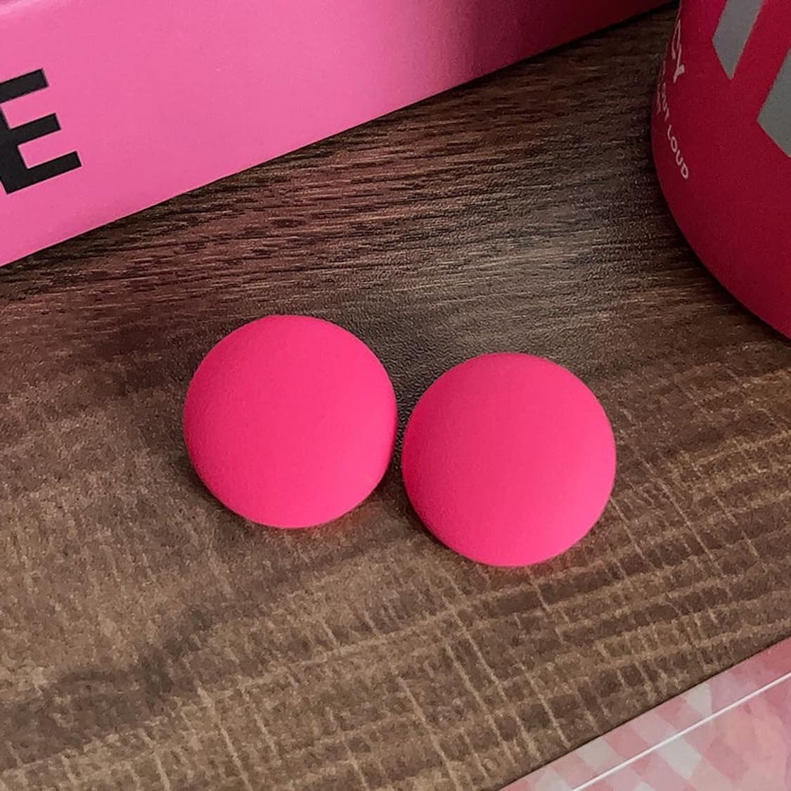 핫핑크 볼 귀걸이 상품이미지3