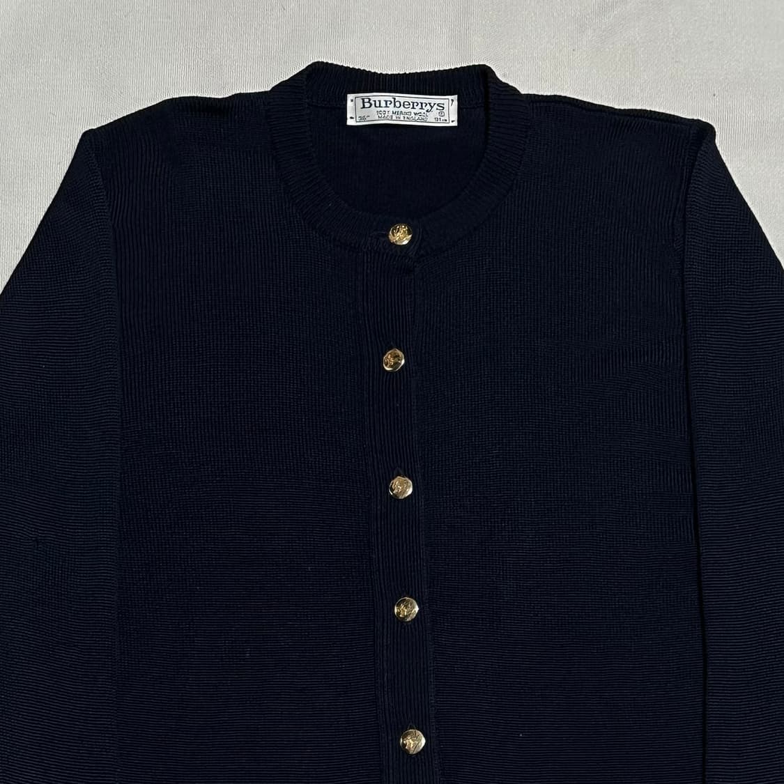 36 버버리 골드 버튼 메리노 울 네이비 가디건 상품이미지1