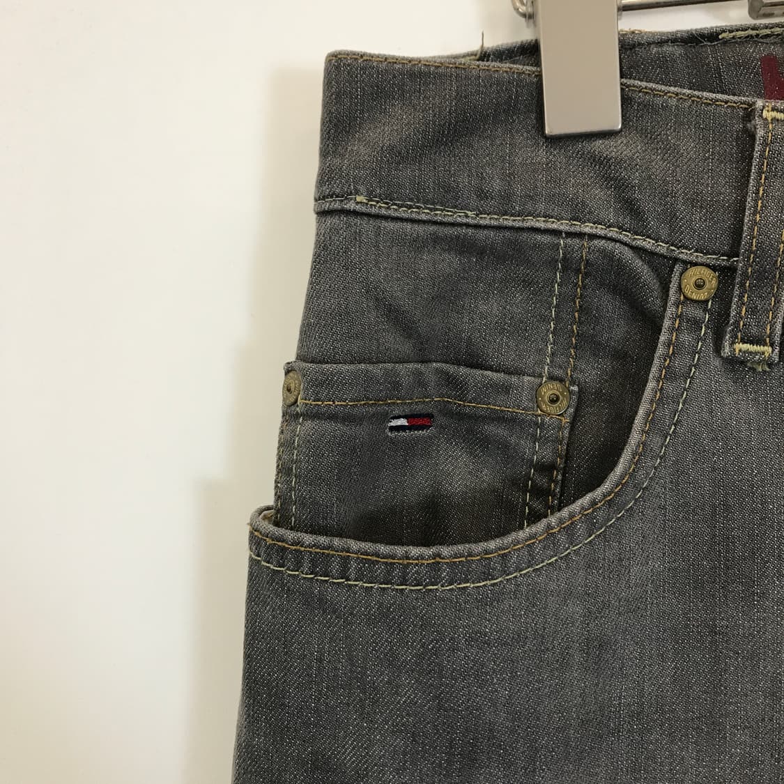 타미힐피거 그레이 스트레이트데님 [34인치] 상품이미지3