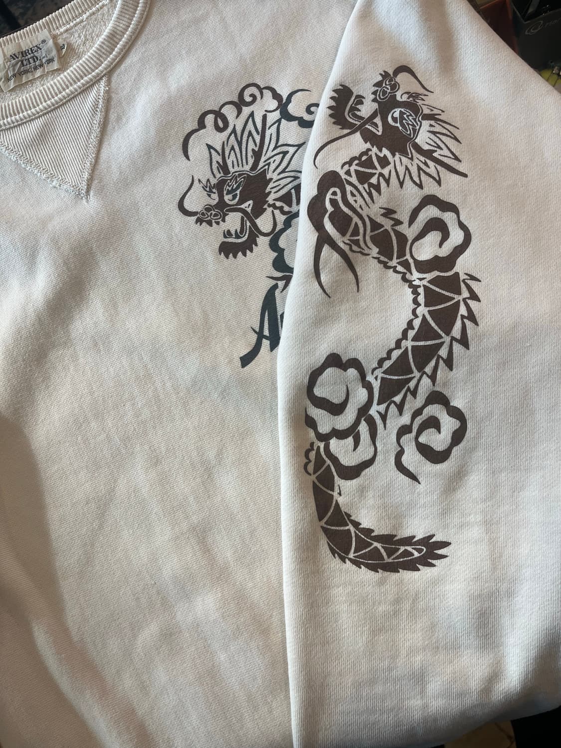 아비렉스 90's 드래곤 프린트 맨투맨 상품이미지5