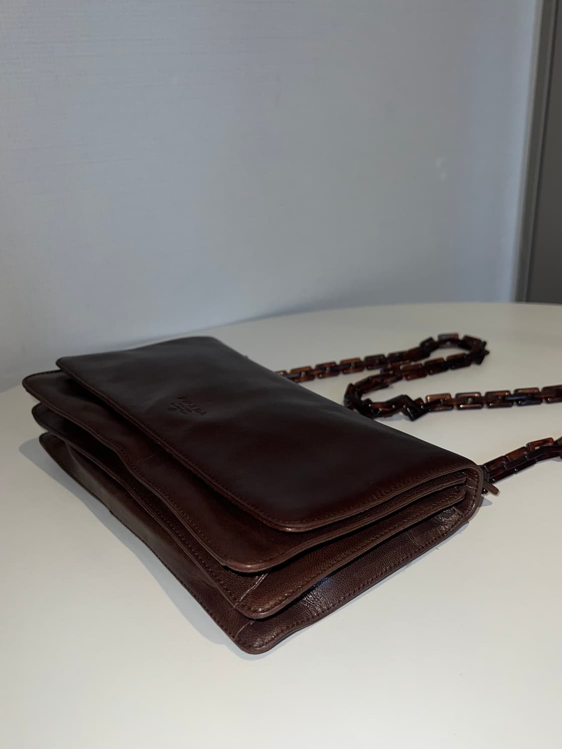 프라다 체인 크로스백 브라운 상품이미지6