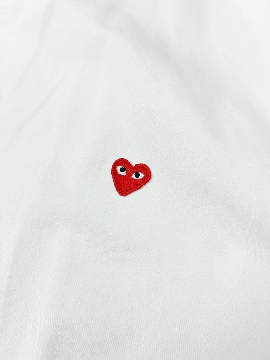 꼼데가르송 플레이 리틀 레드 하트 버튼 셔츠 PN5316 상품이미지3