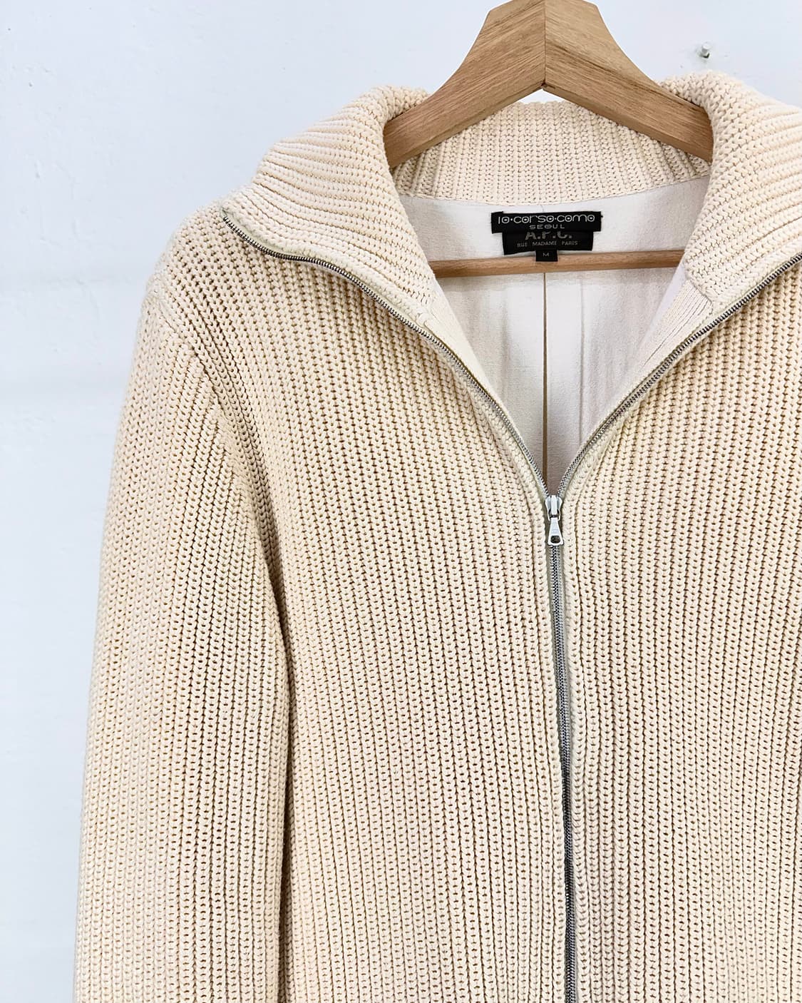 아페쎄 아이보리 청키 하이넥 코튼 집업 니트 상품이미지2