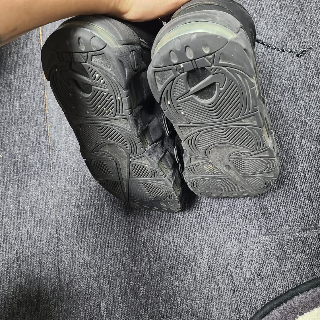 나이키 에어 모어 업템포 블랙 상품이미지2