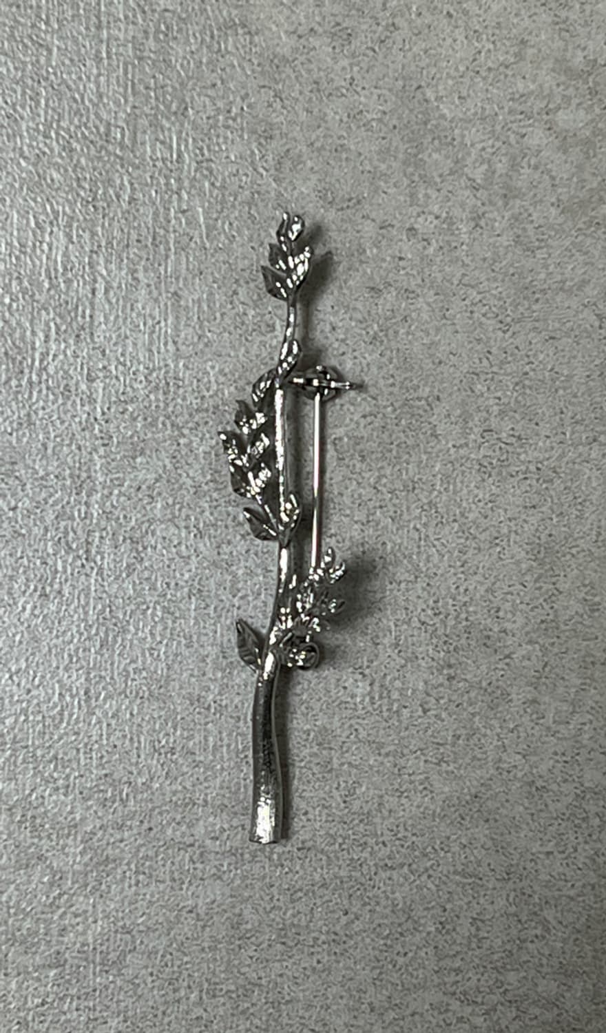 Stu 나뭇가지 브로치 화이트 판매합니다. 상품이미지3