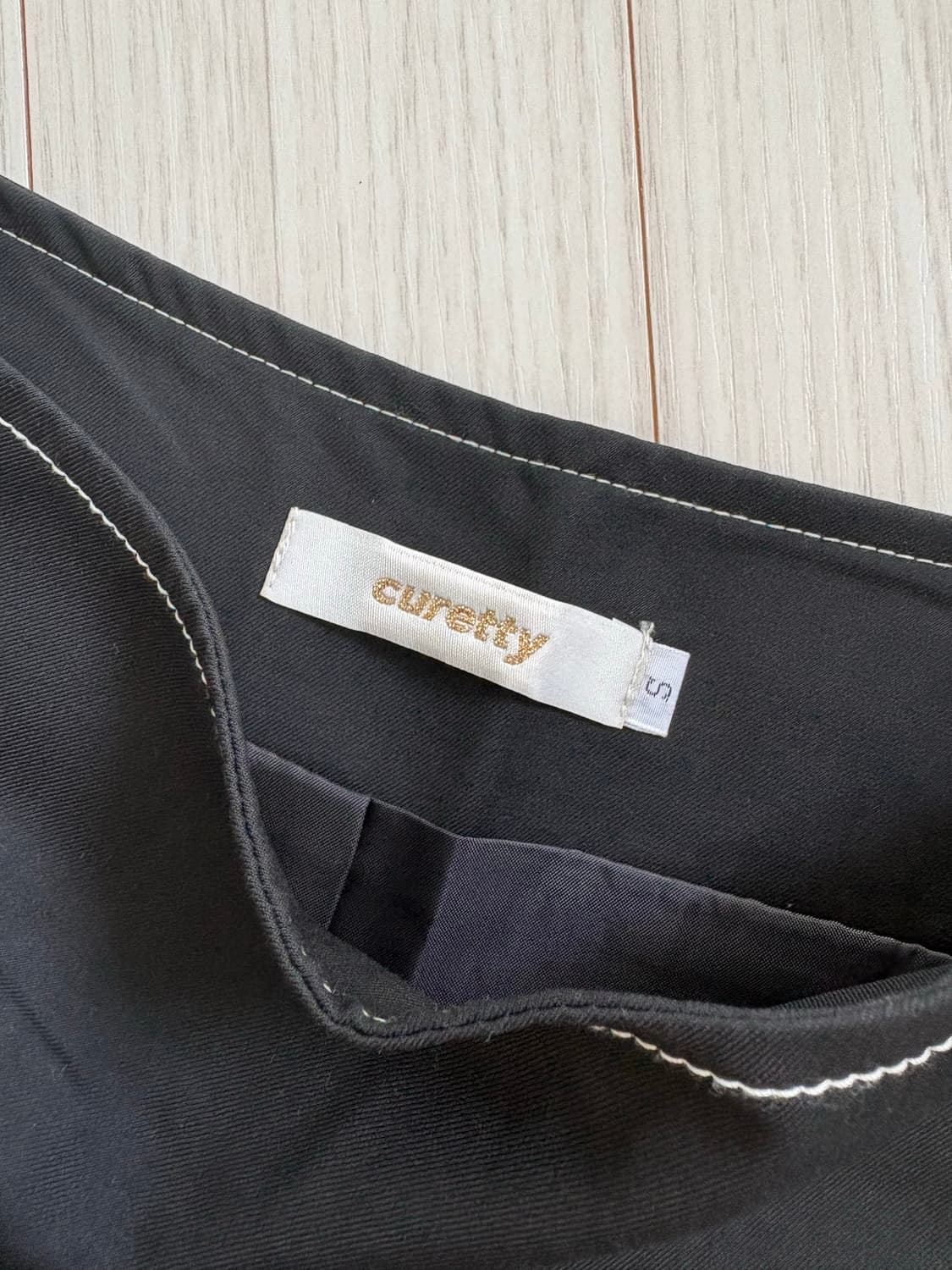 큐리티 curetty 플리츠 미니 스커트_블랙 상품이미지3