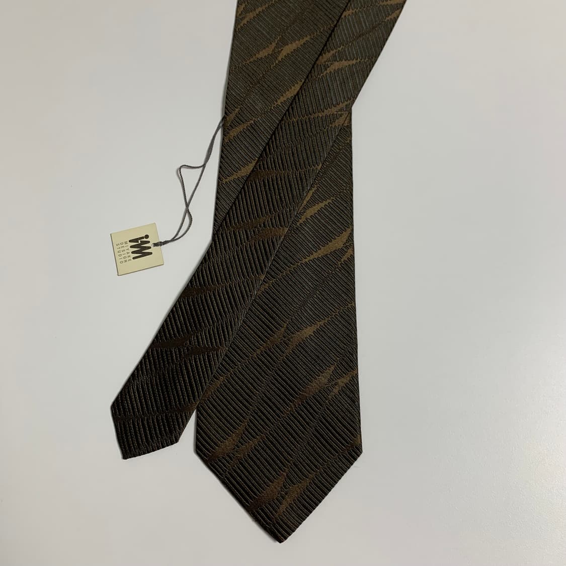 이세이미야케 명품넥타이 100실크 택 달린 상품 클래식룩 A+등급 상품이미지3