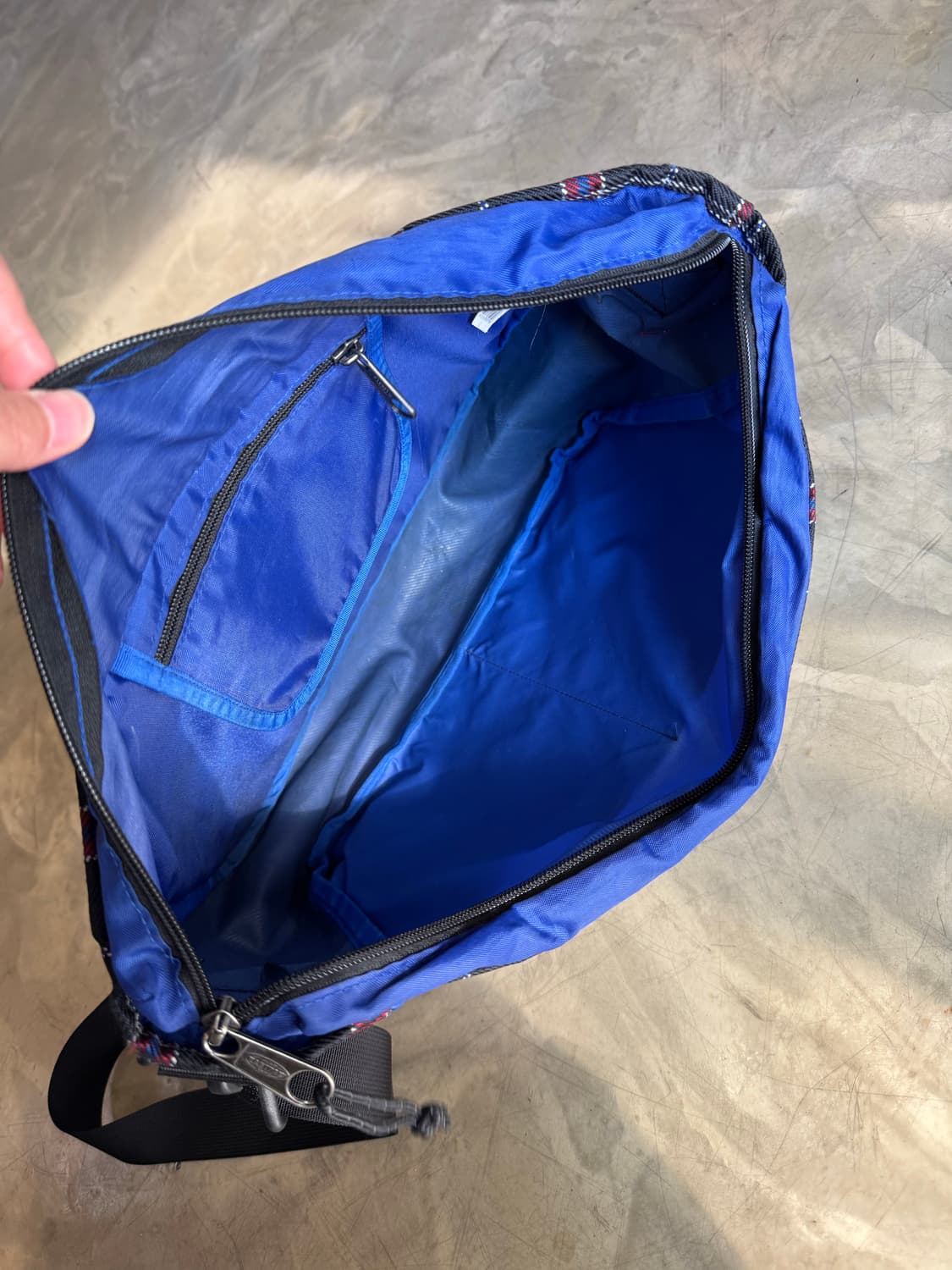 이스트팩 네온 체크 메신저백 크로스백  상품이미지5