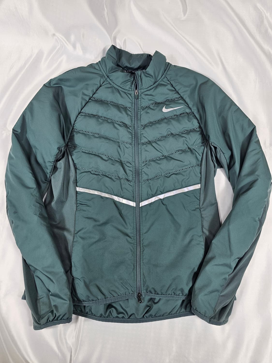 나이키에어로로프트자켓 상품이미지1