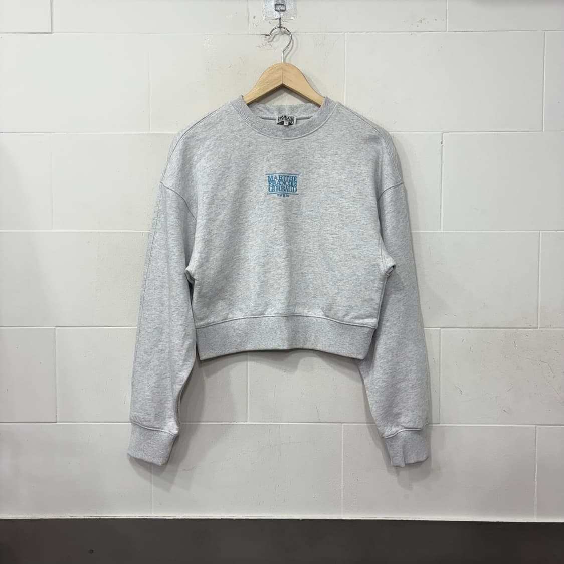 마리떼프랑소와저버 크롭 맨투맨 상품이미지1