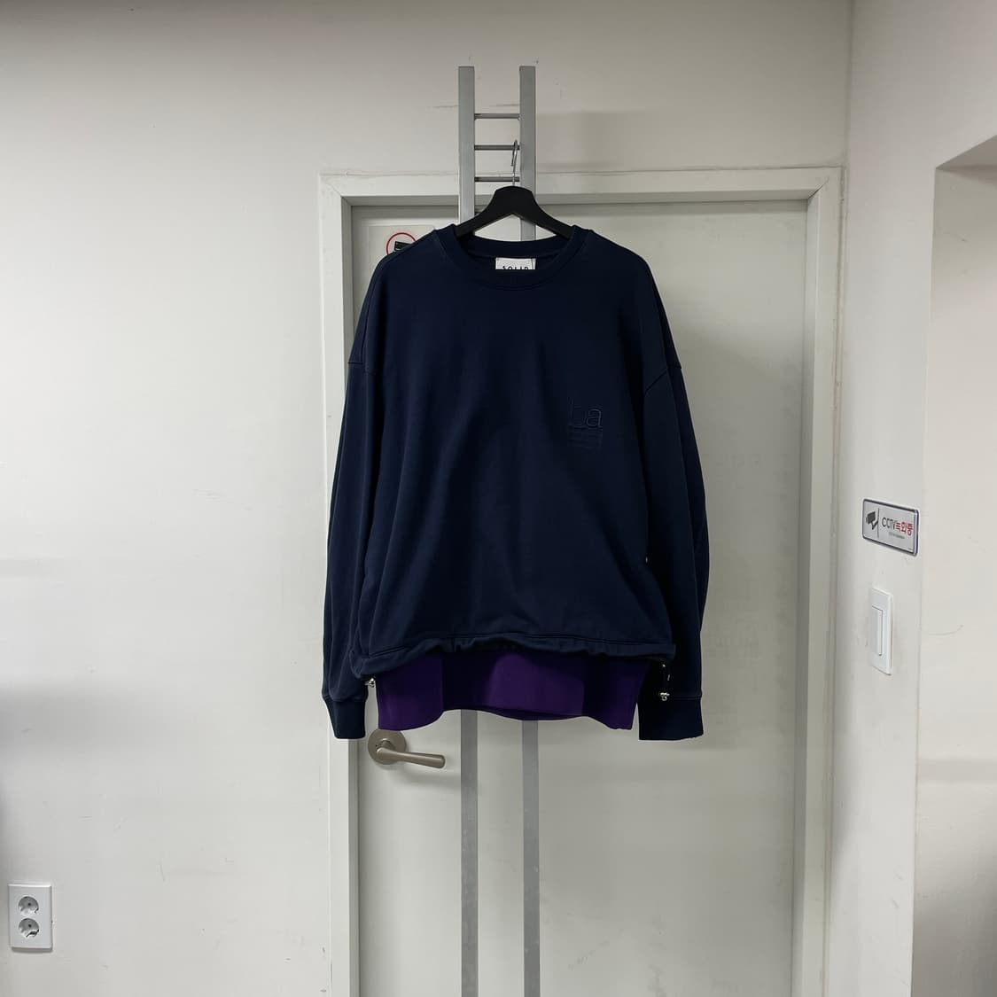 솔리드옴므 네이비 맨투맨 50 상품이미지1