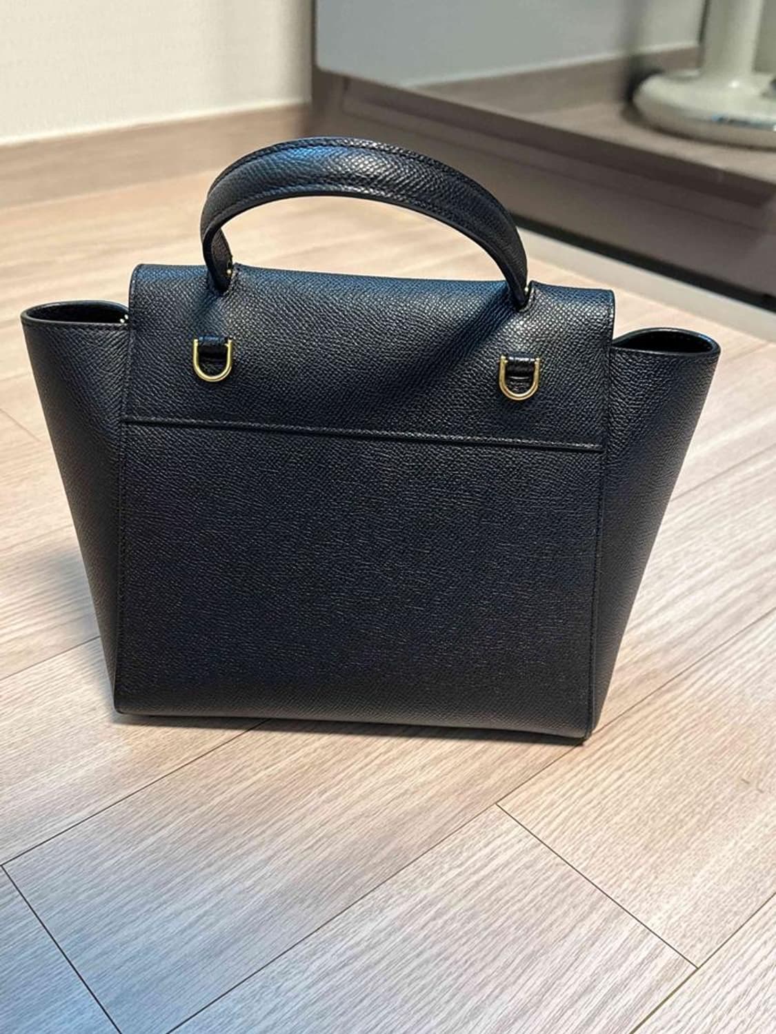 셀린느 벨트백 나노 블랙 상품이미지2