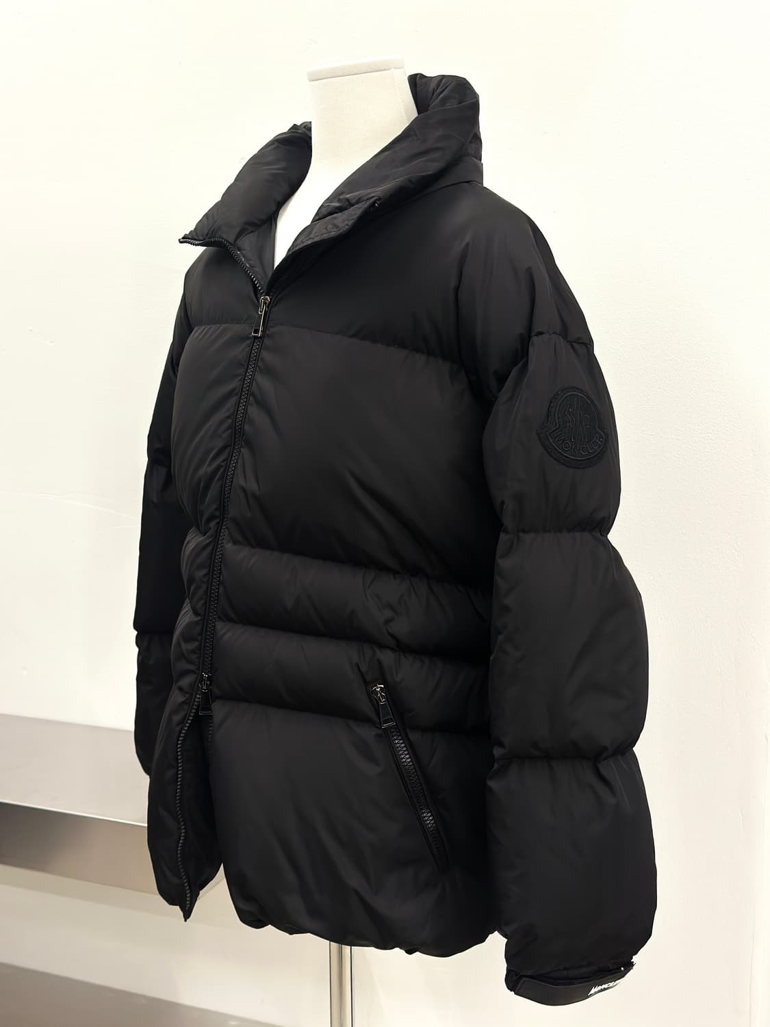 몽클레어 티악 빅와펜 패딩 자켓  상품이미지3