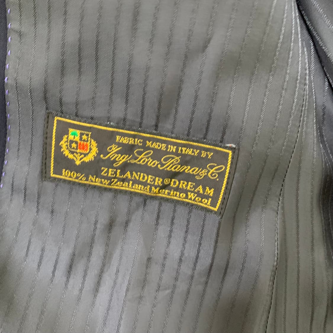 로로피아나 세로 스트라이프 원단 네이비 버튼 블레이저 정장 자켓 A7 상품이미지8