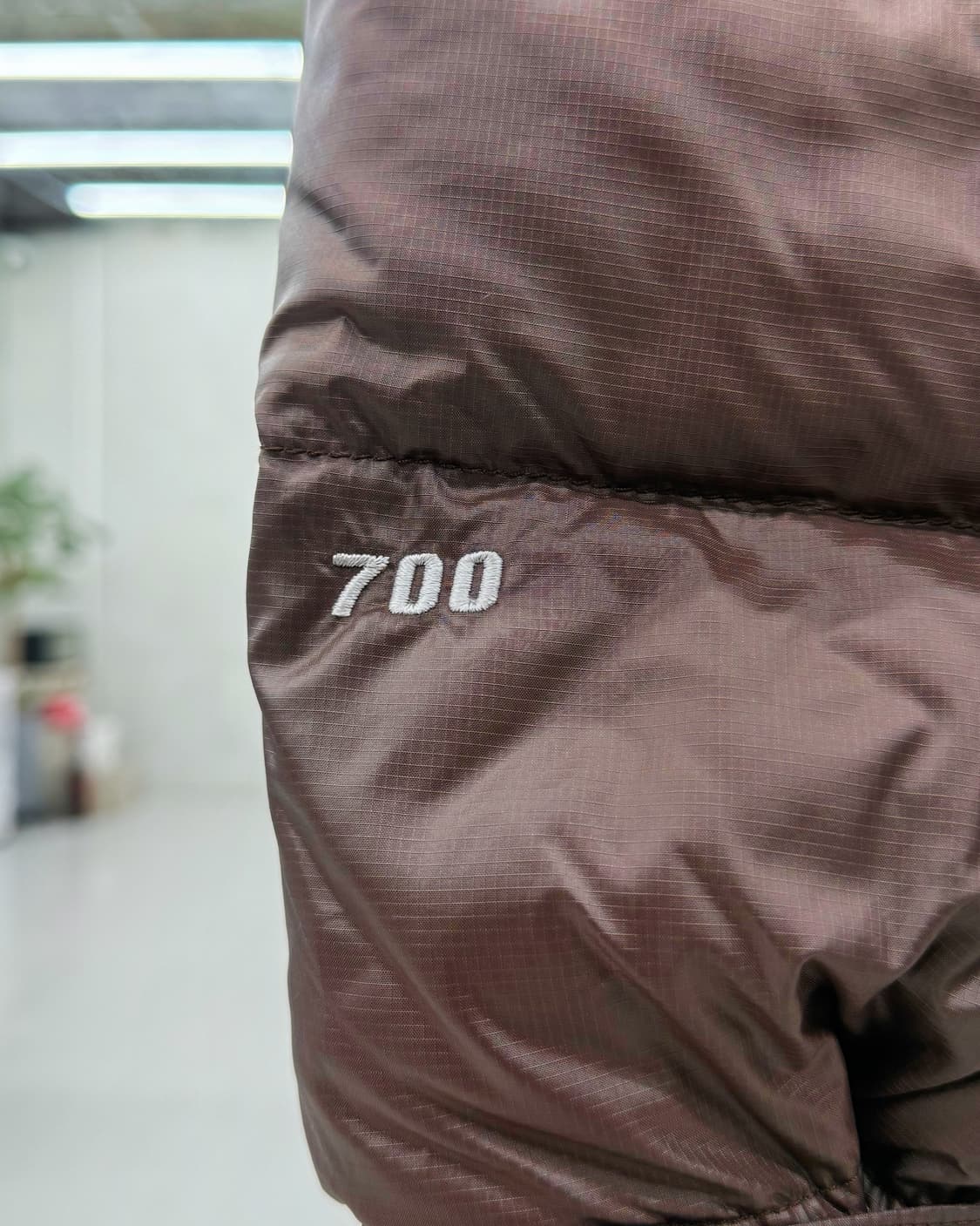 노스페이스 700 초코브라운 눕시 구스다운 점퍼 상품이미지4