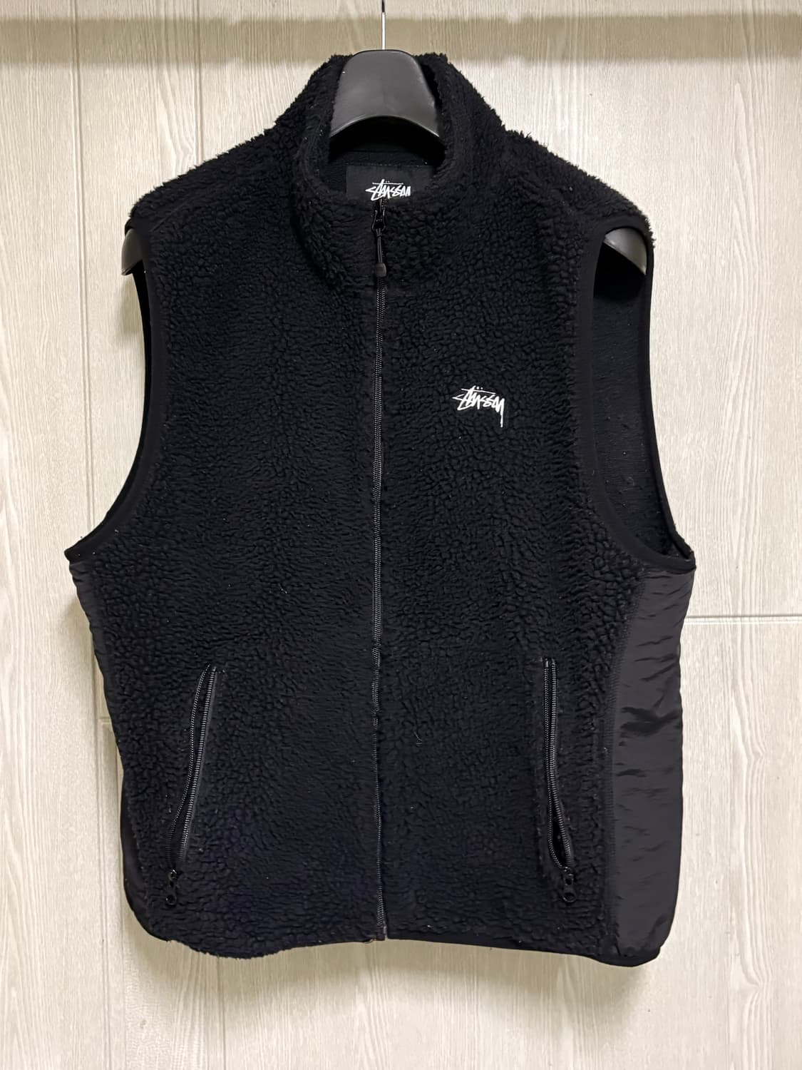 [L] 스투시 후리스 베스트 블랙 상품이미지1