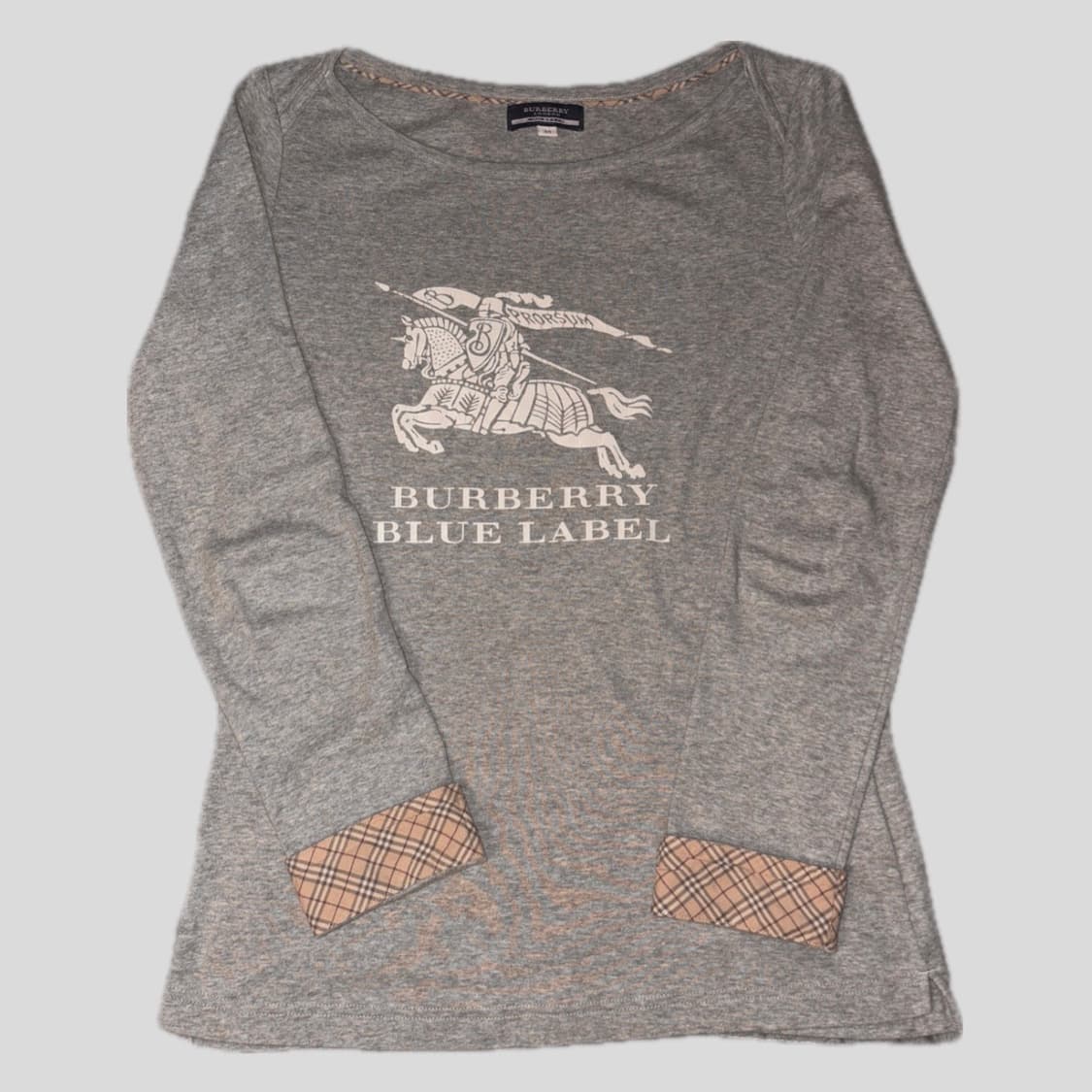 버버리 블루라벨 보트넥 롱슬리브 긴팔 그레이 체크 패턴  상품이미지1