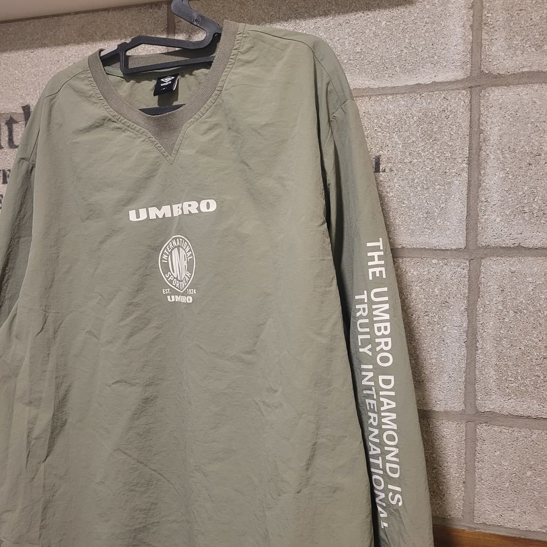 엄브로 빅로고 웜업 L 상품이미지3
