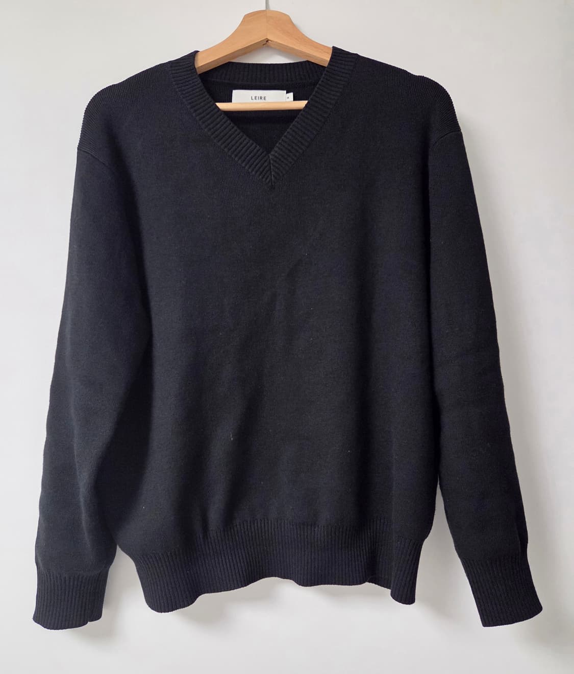 르아르 퓨어 코튼 브이넥 니트 블랙 상품이미지1