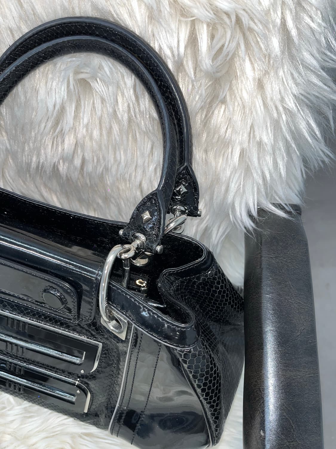 Guess Anamel Handbag 상품이미지4