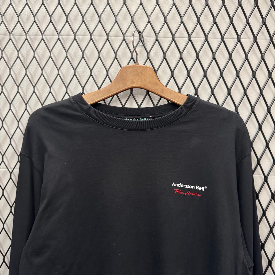 20S/S 앤더슨 벨 롱 슬리브 후면 빅 프린팅 디테일 블랙 상품이미지3