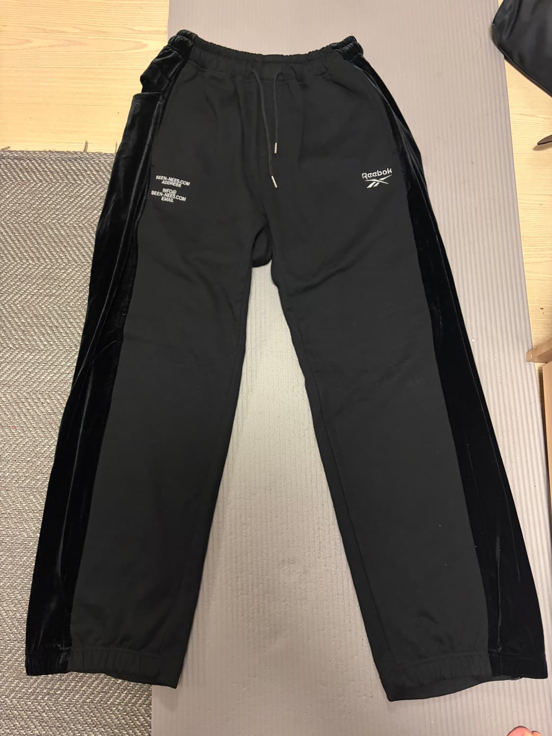 REEBOK X SEEN 벨벳 스웨트팬츠 블랙 상품이미지2