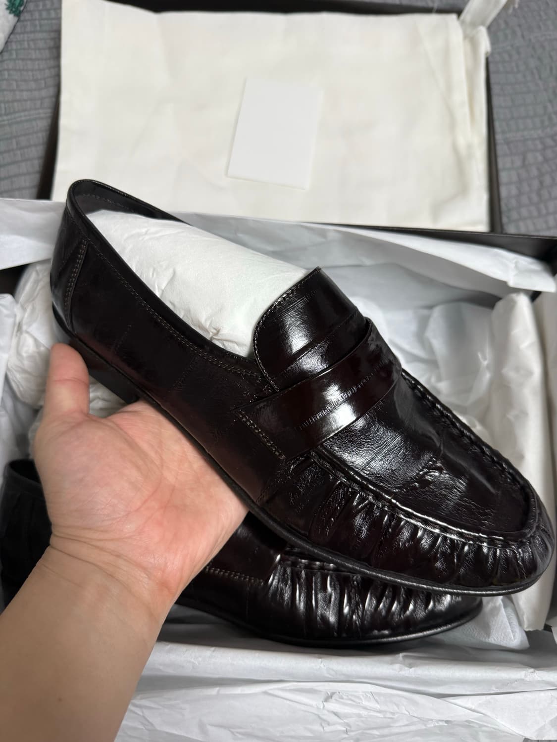 [42,43E] 더 로우 eel loafer 브라운 상품이미지1