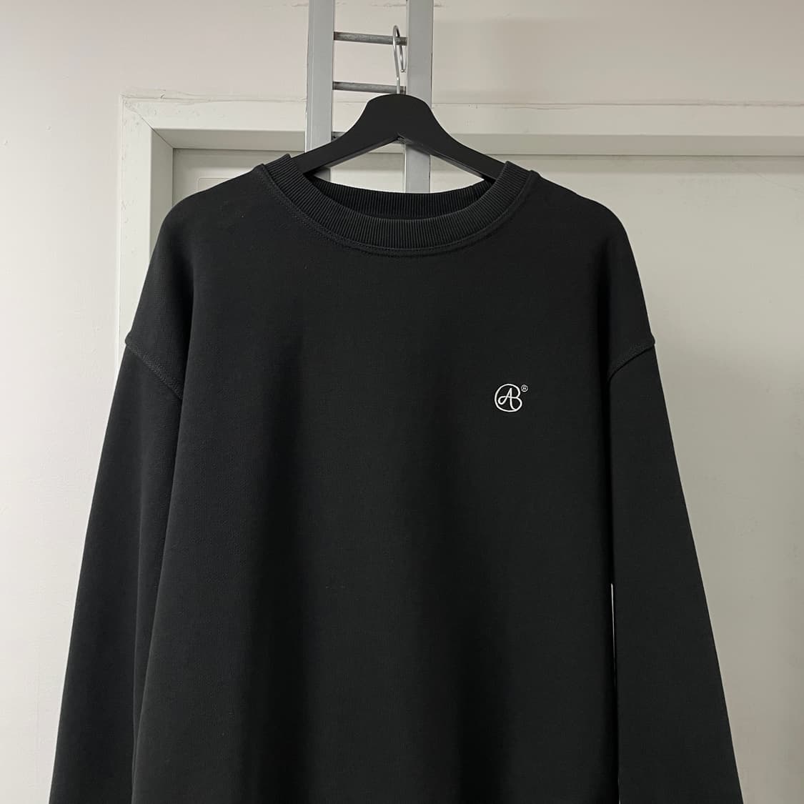 앤더슨벨 블랙 맨투맨 L 상품이미지2