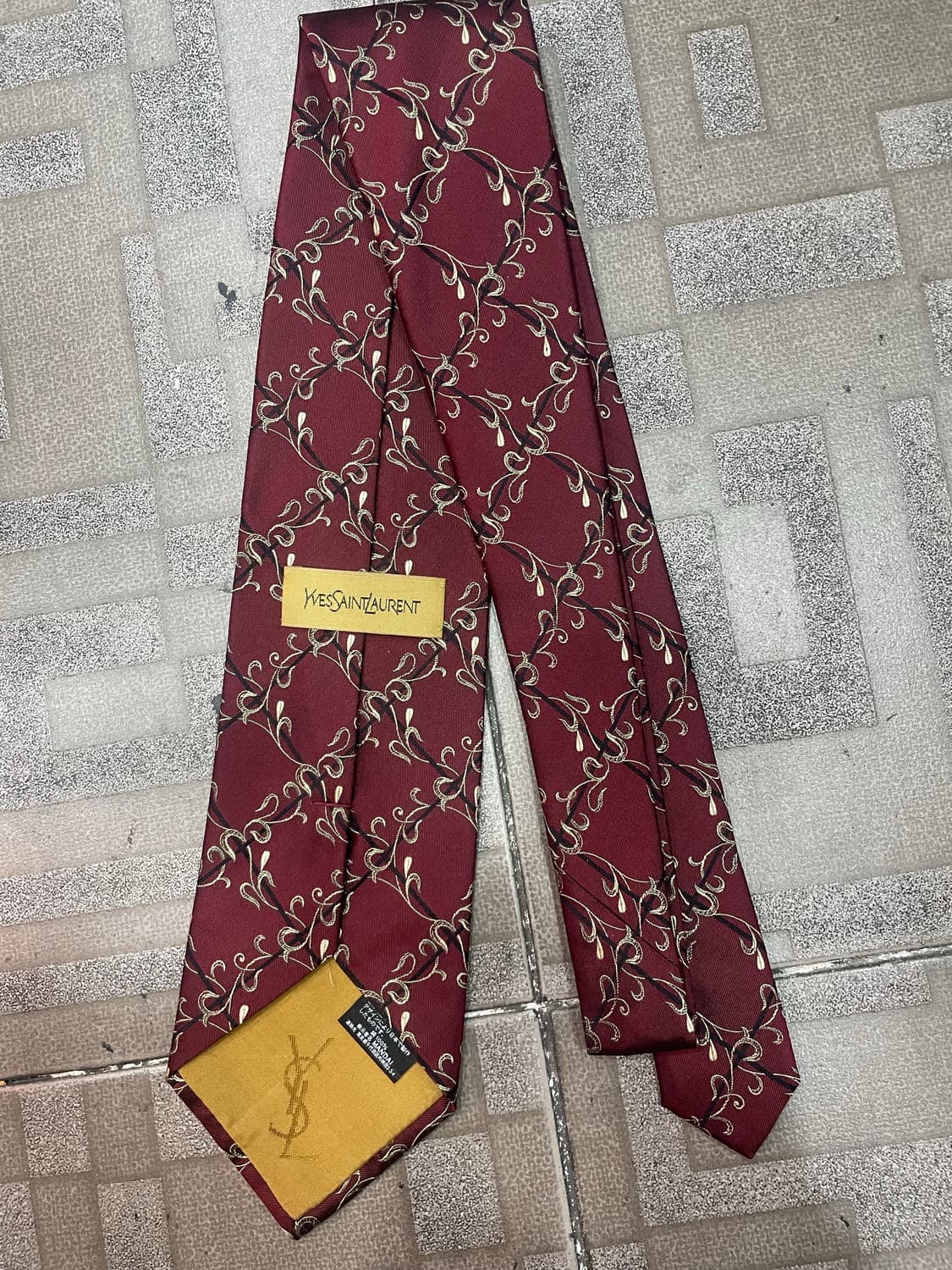 입생로랑 넥타이  상품이미지2