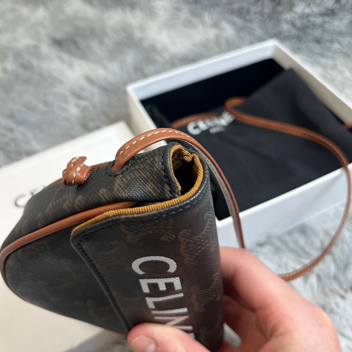 셀린느 트리오페 트라이앵글 미니 숄더백 상품이미지5