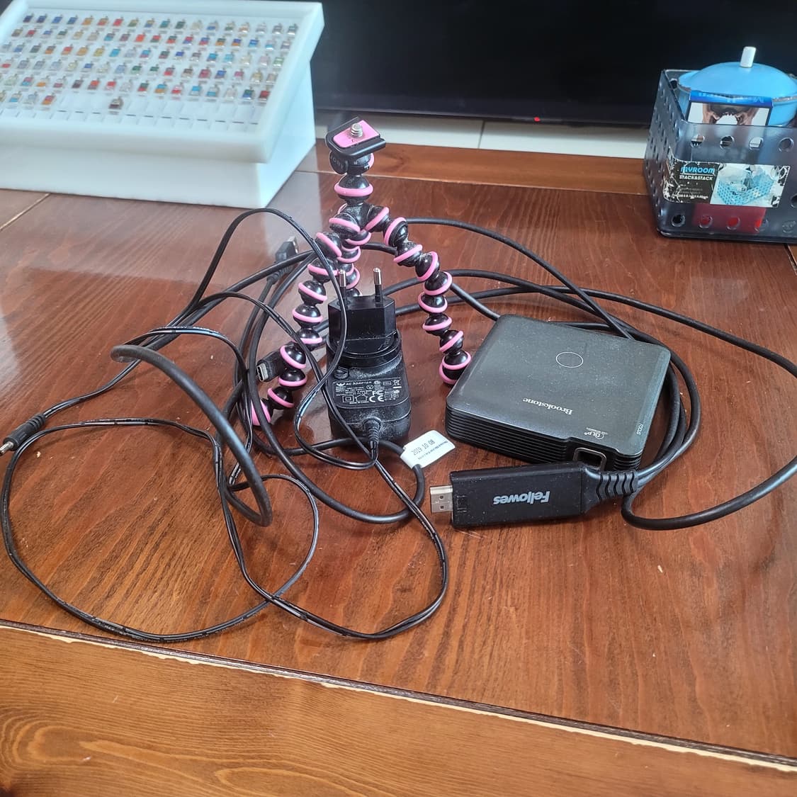 Brookstone HDMI 포켓 프로젝터 상품이미지2